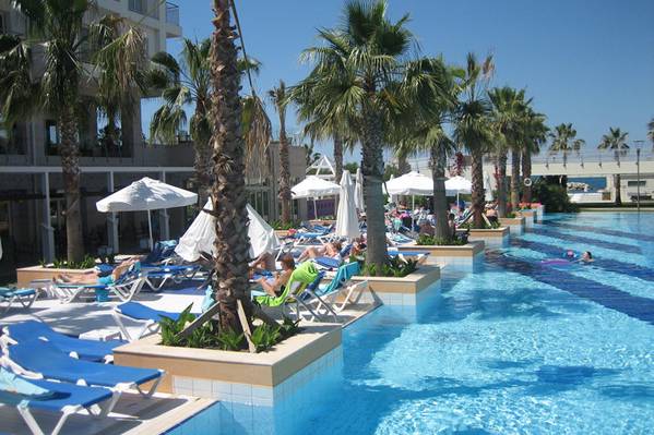 La Blanche Resort бассейн.jpg