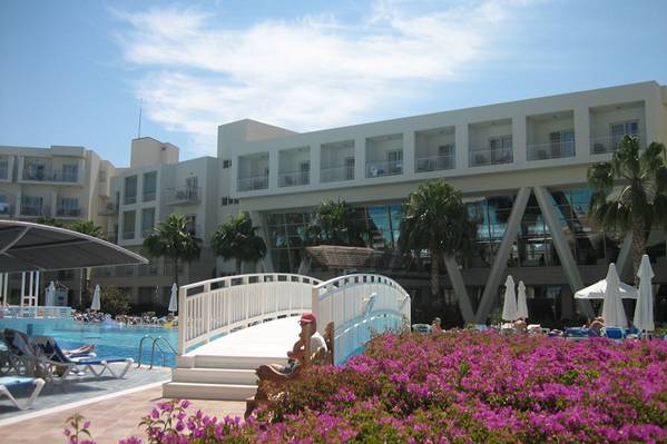 La Blanche Resort территория.jpg