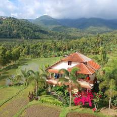 Lesong Hotel and Restaurant