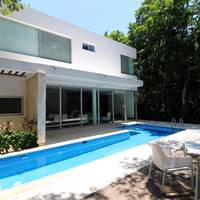 Bahia Principe Vacation Rentals - Four-Bedroom House