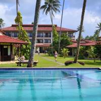 Fisherman Bay Hotel