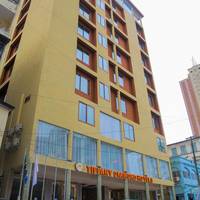 Tiffany Diamond Hotel Makunganya Street