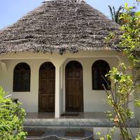 Blue Earth Beach Bungalow