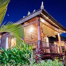 Sunrise Huts Lembongan