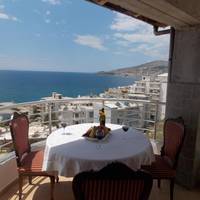 Damian Saranda Hotel