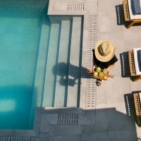 Louis Chris Le Mare Gold Villa