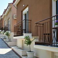 Valery Apartments