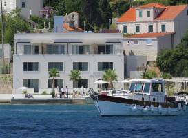 Kalamota Beach House