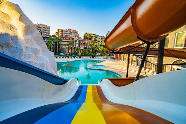 Fun Hill Resort Hotel
