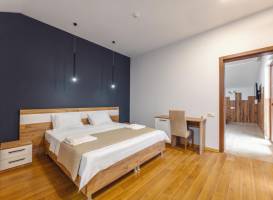 10 Keys Boutique Hotel