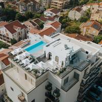 Infinity Hotel & More