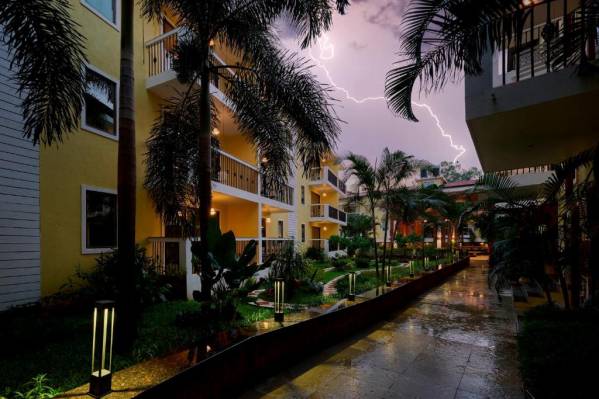 Sea Breeze Sarovar Portico Varca Goa