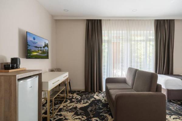 Altyn Bulak Lakeside Resort