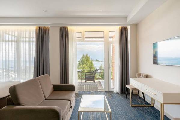 Altyn Bulak Lakeside Resort