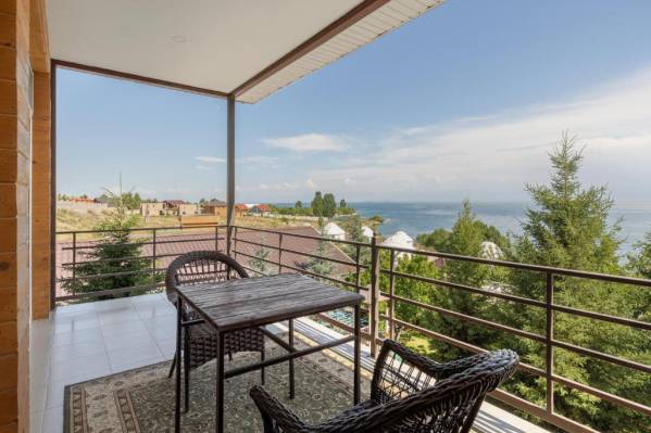 Altyn Bulak Lakeside Resort