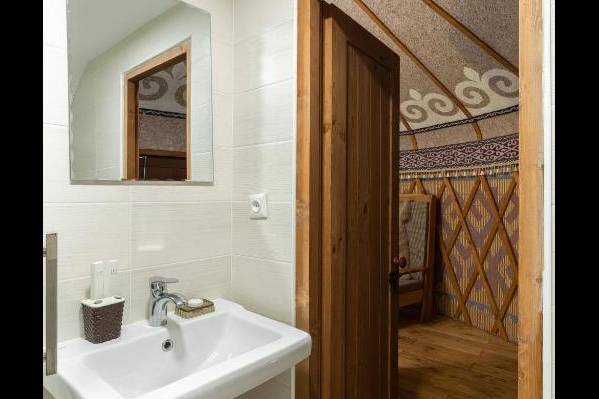 Altyn Bulak Lakeside Resort