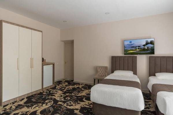 Altyn Bulak Lakeside Resort