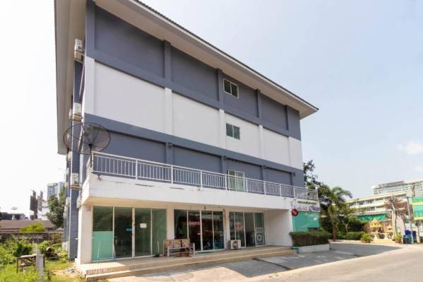 OYO 75389 Pandora House