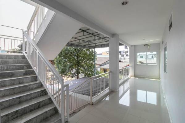 OYO 75389 Pandora House