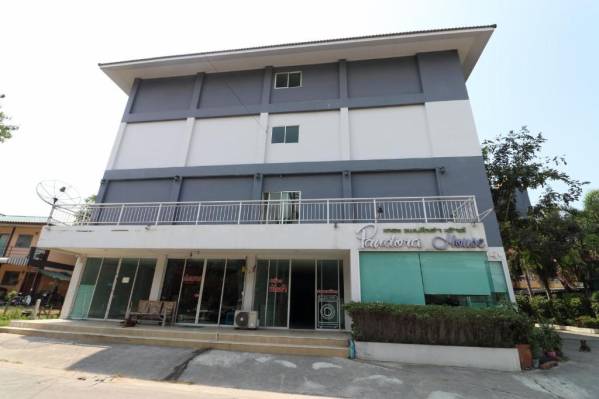 OYO 75389 Pandora House