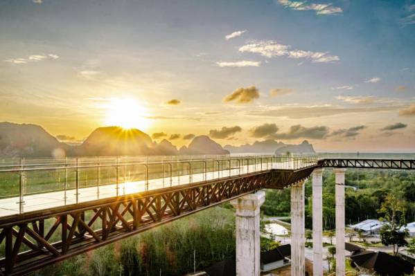 Beyond Skywalk Nangshi