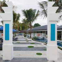 Tuana Hotels Brook Pool Access