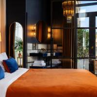 Zorba&Bond Hotel on the 8th