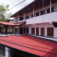 Surf Una Beach Hotel