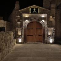 Taru Cave Suites