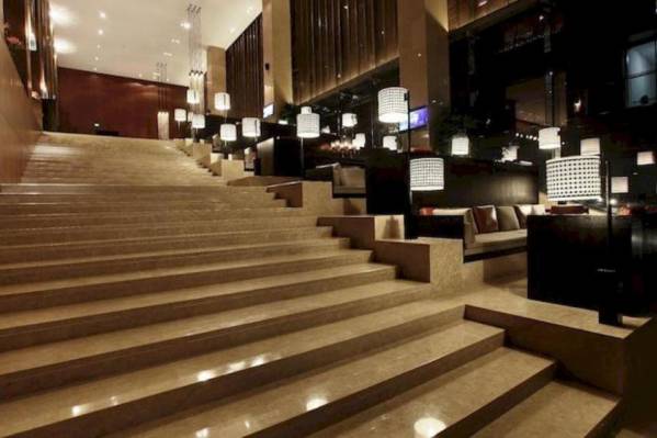 Bay Breeze Hotel