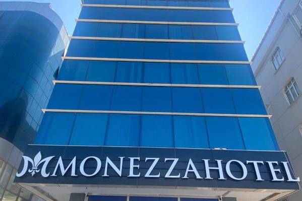 Monezza Hotel