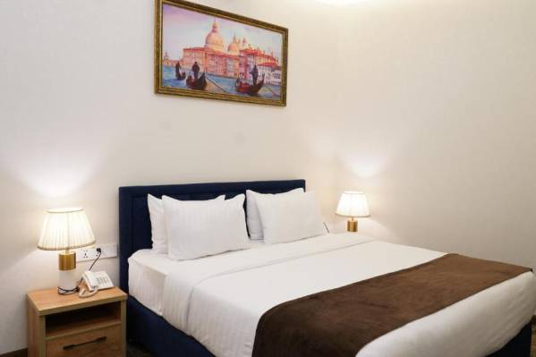 Garnet Mir Hotel