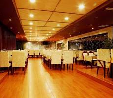 Chonpines Hotel (Zhuanghe Huanghai Street)