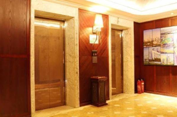 Chonpines Hotel (Zhuanghe Huanghai Street)