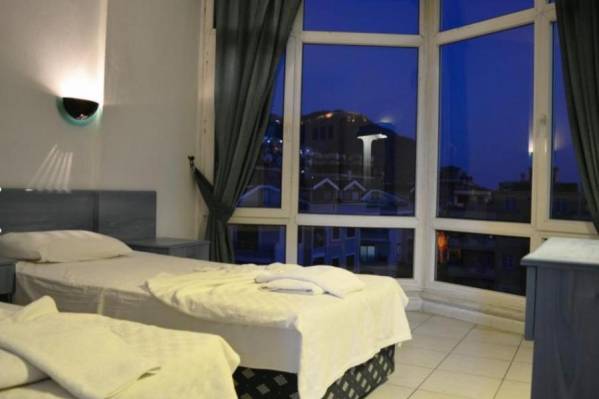 Casa Cleo Suit Hotel