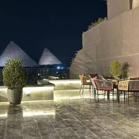 Pyramid Front Hotel
