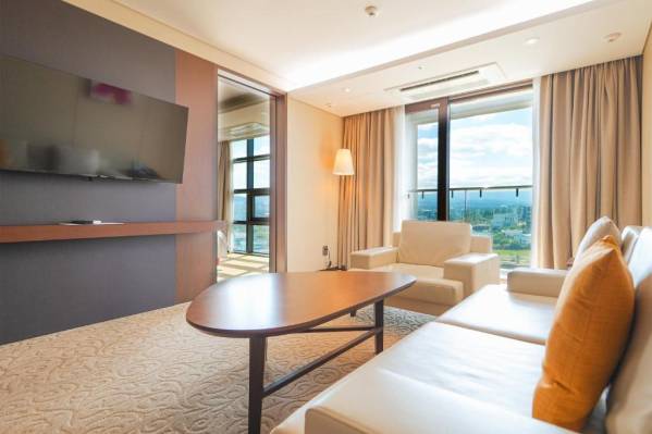 Ramada by Wyndham Jeju Hamdeok