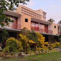 Secret Hill Resort