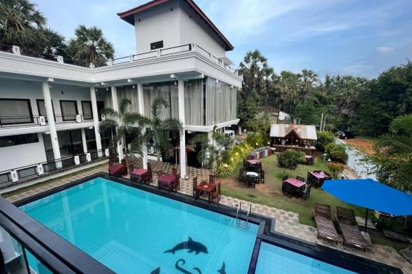 J7 Villaj Resort