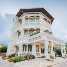 Chuchai Buri Sri Amphawa