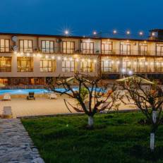 Hotel & Wine Cellar ARGE