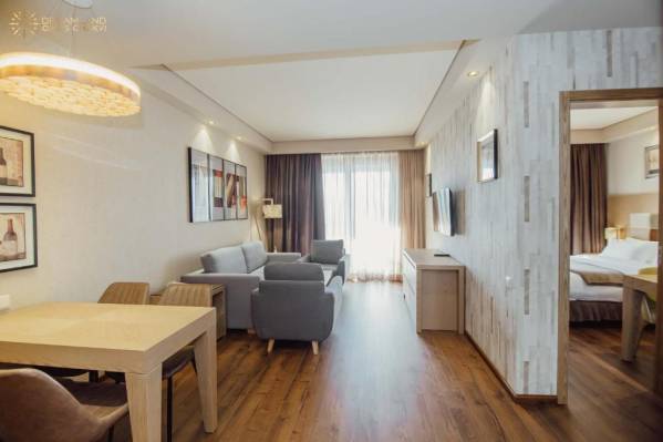 Dreamland Oasis Hotel