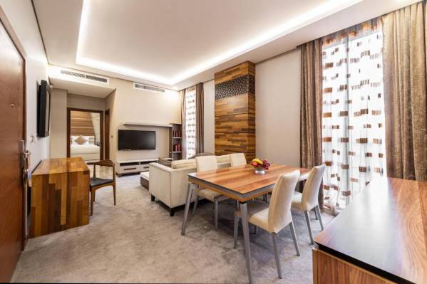 Crown Rose Hotel