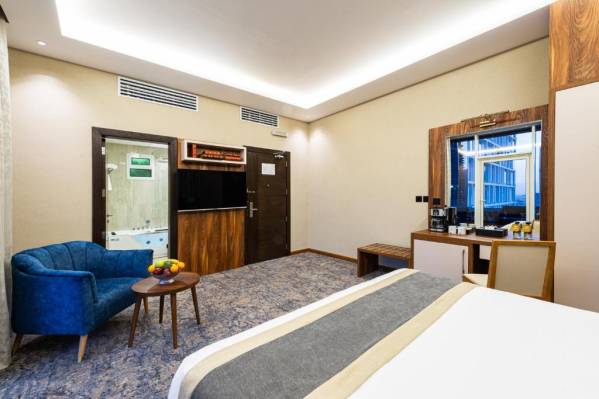 Crown Rose Hotel