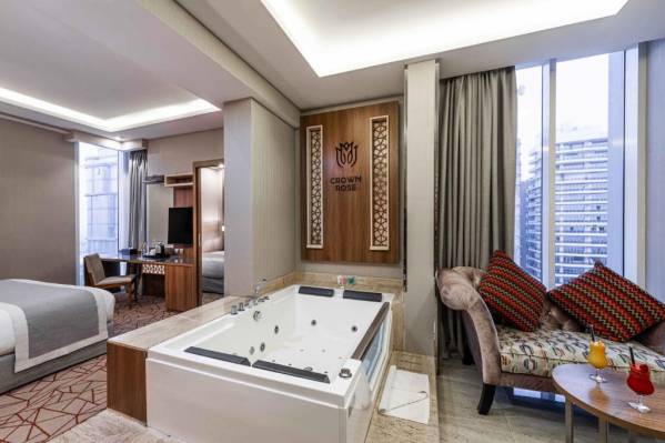 Crown Rose Hotel
