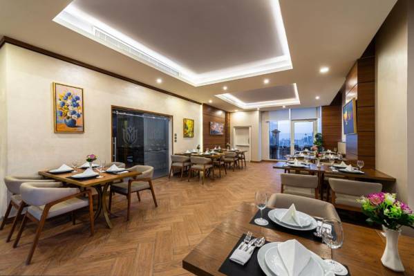 Crown Rose Hotel