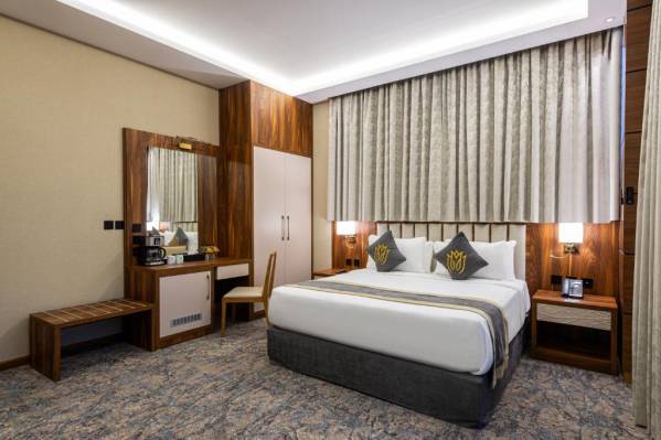 Crown Rose Hotel
