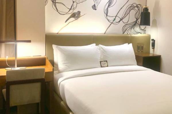 The Henry Hotel Roost Bacolod