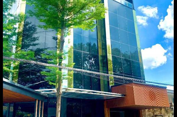 The Henry Hotel Roost Bacolod