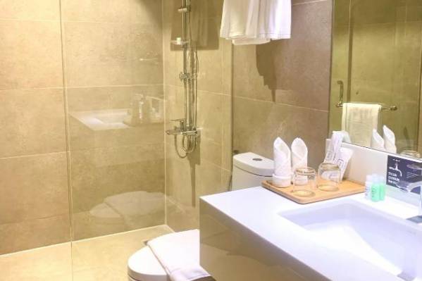 The Henry Hotel Roost Bacolod